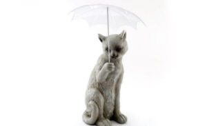 Cat Ornament Holding Umbrella 38x22cm